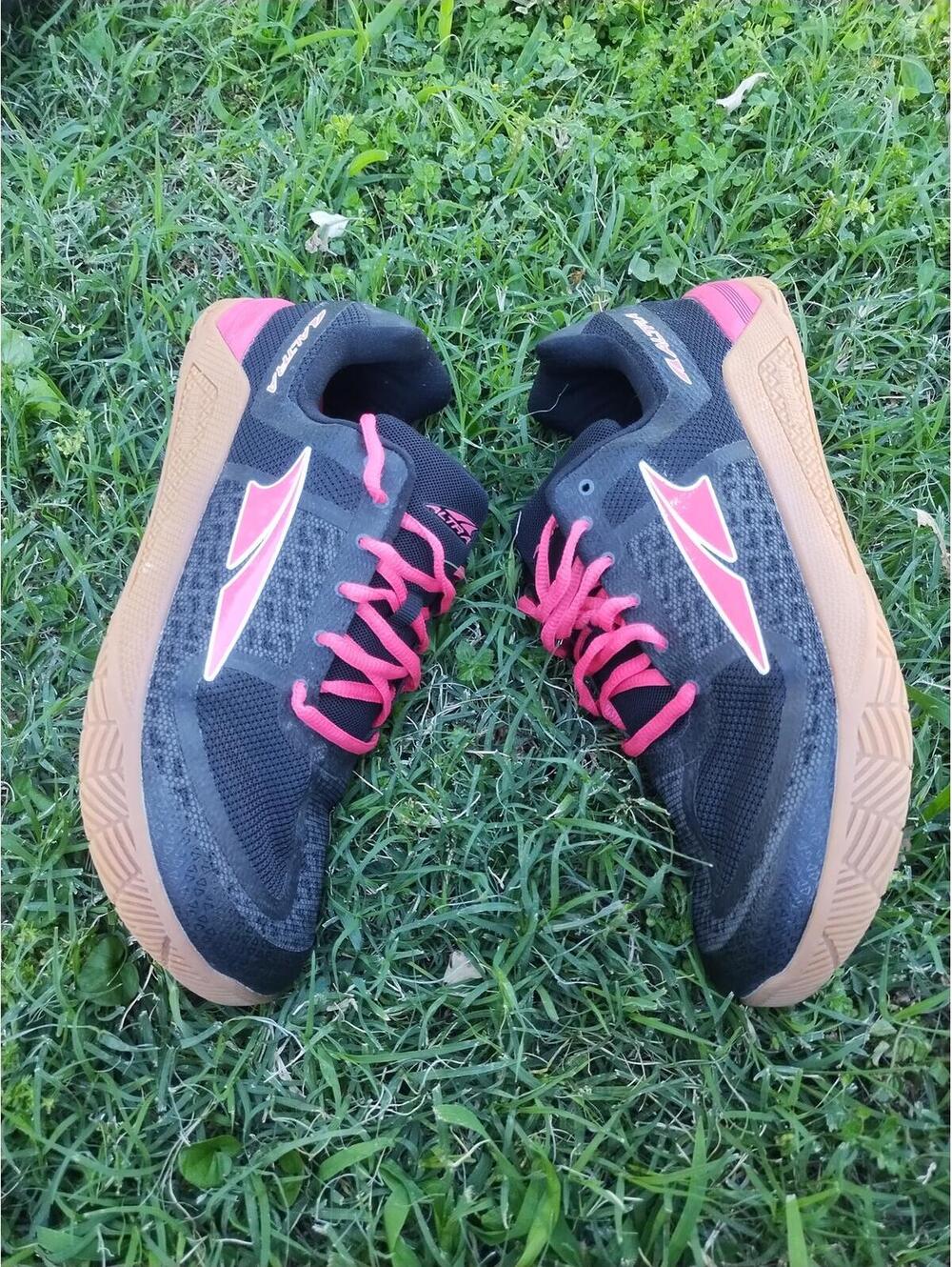 Altra Womens Hiit Xt Cross Training Shoes Black Pink SZ 10.5